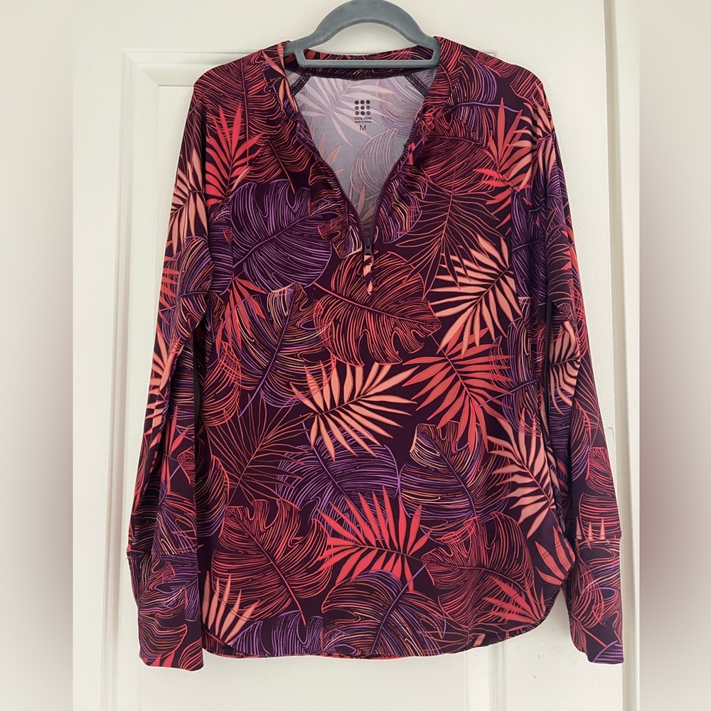 Title Nine long sleeve sun shirt